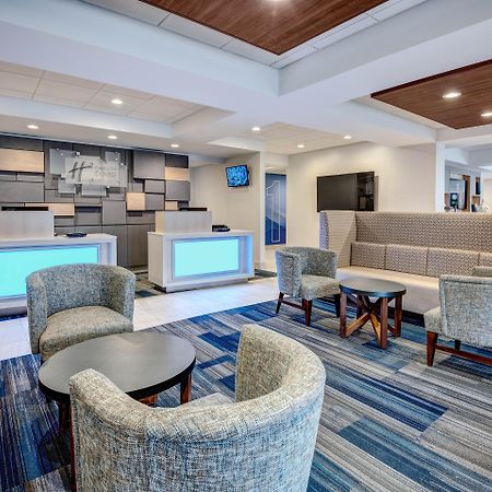 Holiday Inn Express Woodbridge By Ihg Авенел Экстерьер фото